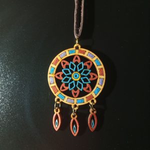 گردنبند چوبی مدل دریم کچر پریا استایل